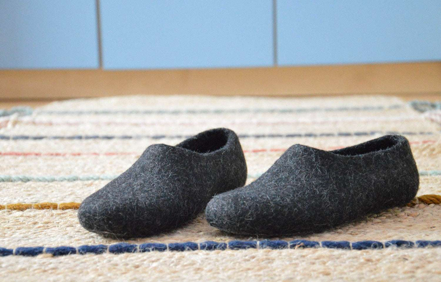 Eco friendly natural brown black color felted men slippers - Home Soul