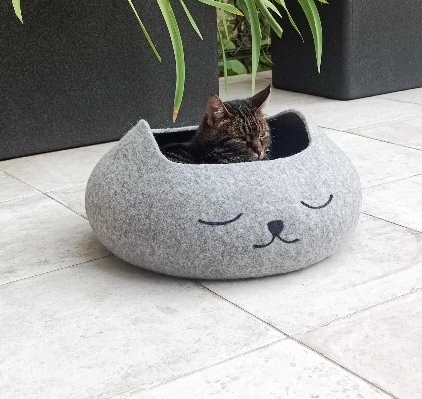 Custom Color Pet Bed Basket: Peaceful Sleeping Cat Design