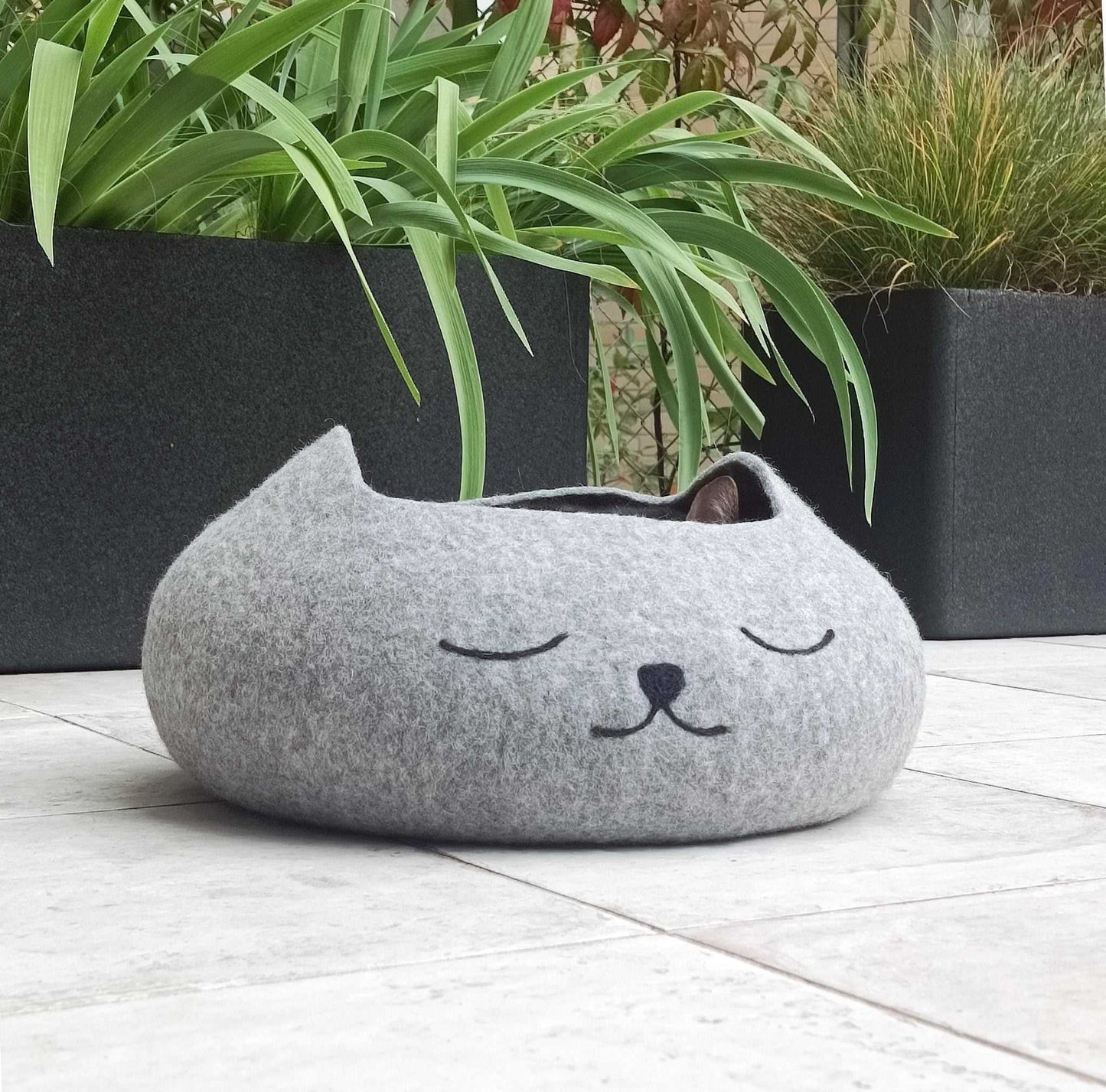 Custom Color Pet Bed Basket: Peaceful Sleeping Cat Design