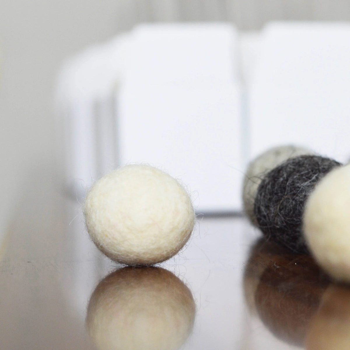 Natural Cat Toys Set - 5 Eco-Friendly Balls - Home Soul