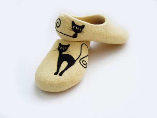 Black Cat Slippers - Light Cream House Shoes - Home Soul