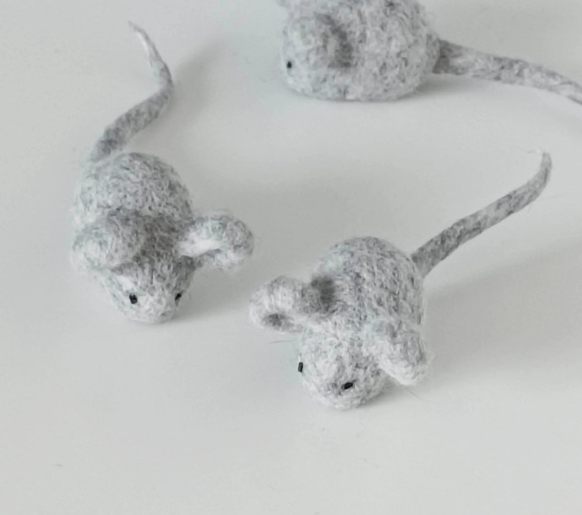 Handfelted Cat Toy Mouse - Interactive Kitten Toy - Home Soul