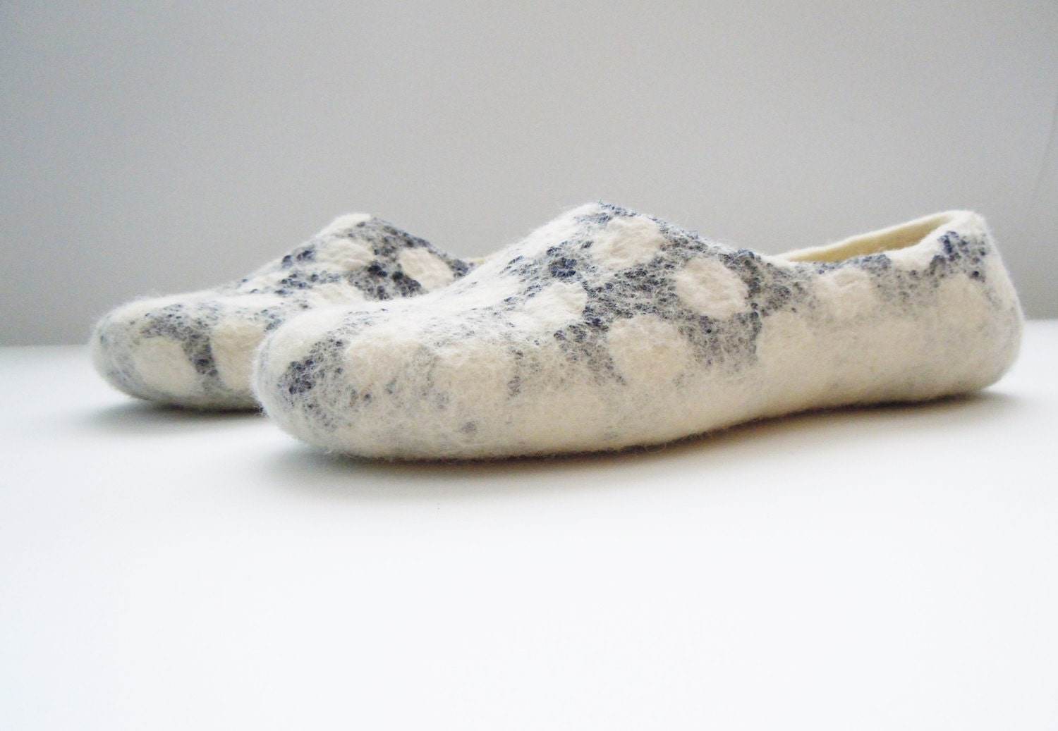 Dots Wool Slippers - Polka Dot House Shoes - Home Soul