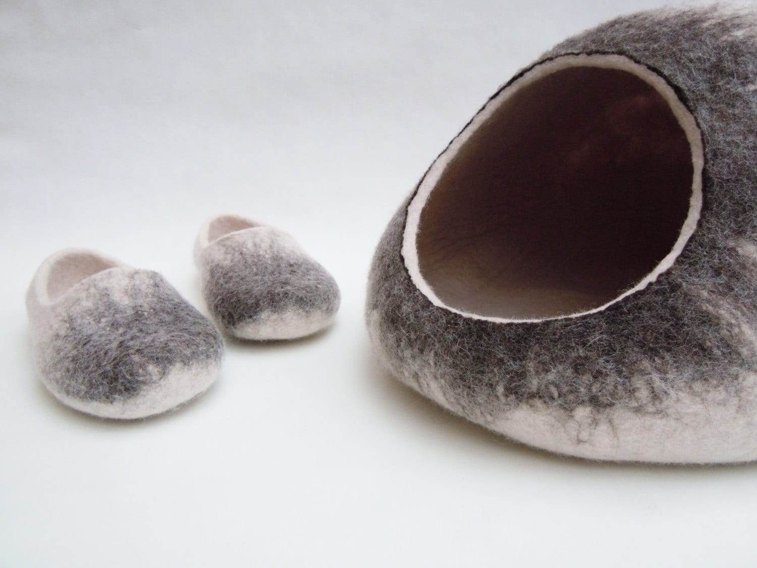 Ombre Wool Pet Bed - Gradient Cat Cave - Home Soul