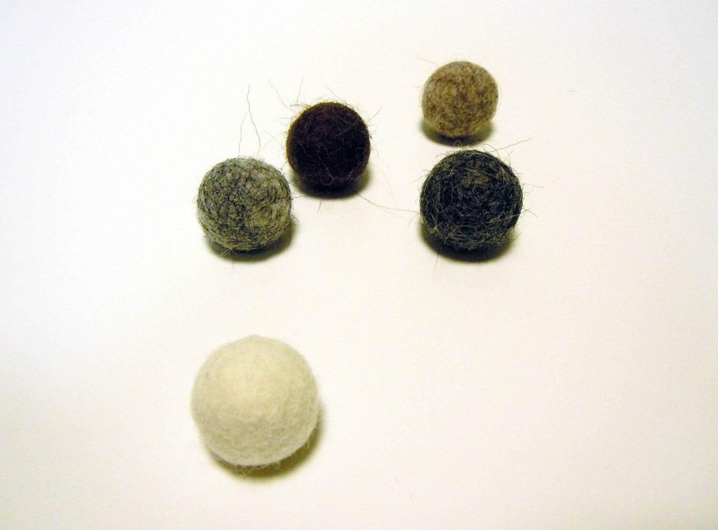 Natural Cat Toys Set - 5 Eco-Friendly Balls - Home Soul