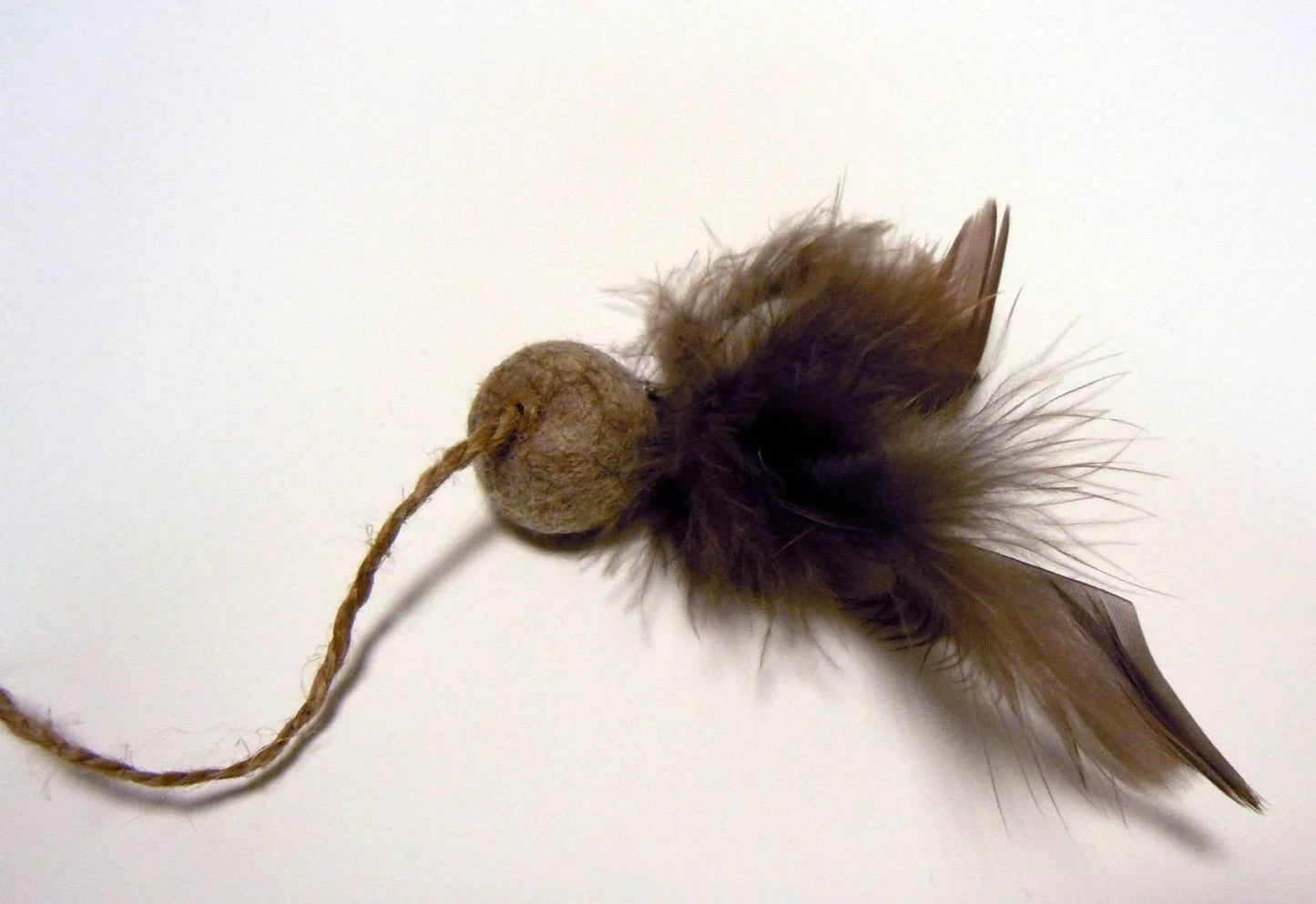 Cat Teaser Toy - Wool Ball with Feathers - Home Soul