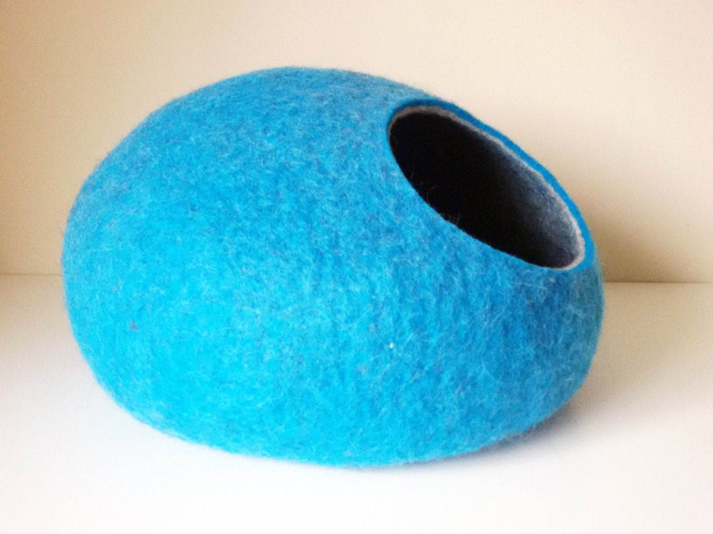 Turquoise Cat Bed - Ocean-Inspired Pet Cave - Home Soul