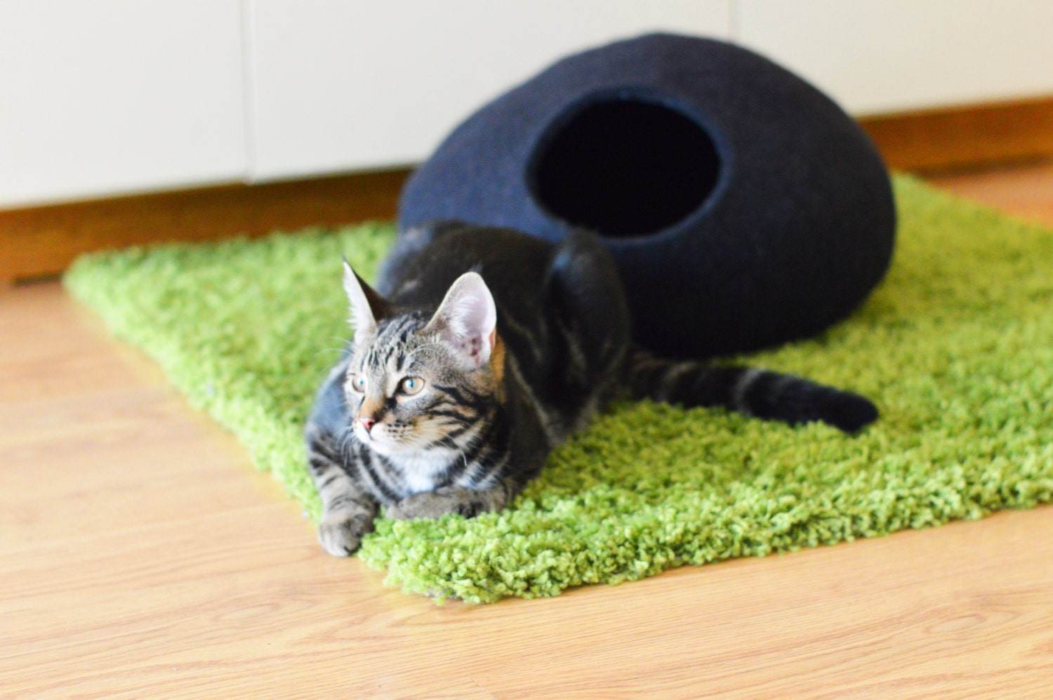 Black Pet Bed - Classic Cat Cave - Home Soul