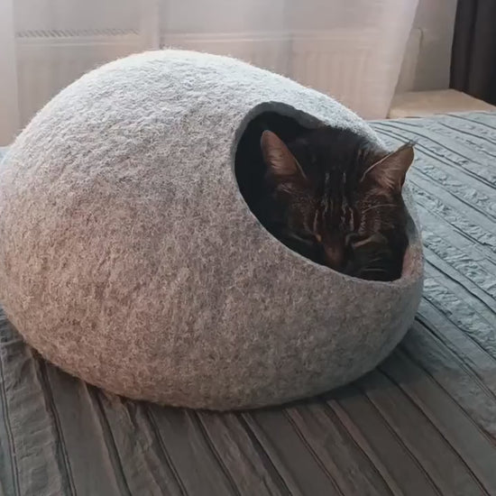 Modern pet bed / cat bed / cat cave / cat house / pet furniture / puppy bed / dog bed / cat nap cocoon made of natural color wool